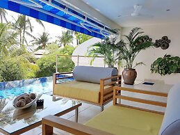 Beachside 3-bedroom Townhouse w Private Pool at 70 Meters From Beach