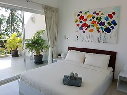 Beachside 3-bedroom Townhouse w Private Pool at 70 Meters From Beach