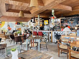 Beachside 3-bedroom Townhouse w Private Pool at 70 Meters From Beach