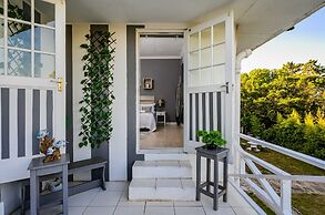 Sea Studio - Sea-facing