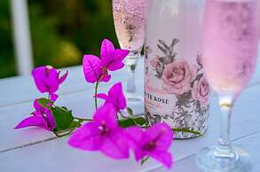 Sea Studio - Sea-facing