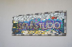 Sea Studio - Sea-facing