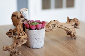 Sea Studio - Sea-facing