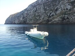 Liveaboard & Diving Safari - Aegadian Islands Tour