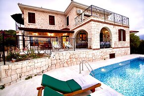 Villa With Fantastic Views in a Prime Location in Kas Peninsula