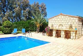 Marlin Beach Front Luxury Villa - 4 Bedrooms