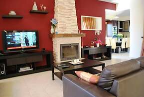 Marlin Beach Front Luxury Villa - 4 Bedrooms