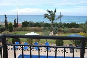 Marlin Beach Front Luxury Villa - 4 Bedrooms