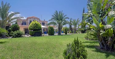 Marlin Beach Front Luxury Villa - 4 Bedrooms