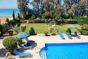 Marlin Beach Front Luxury Villa - 4 Bedrooms