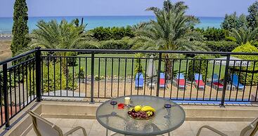 Marlin Beach Front Luxury Villa - 4 Bedrooms