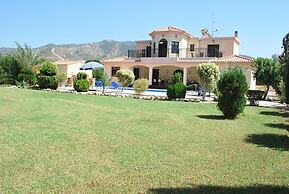 Marlin Beach Front Luxury Villa - 4 Bedrooms