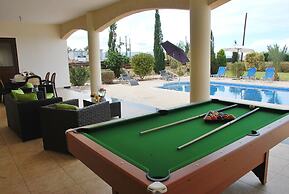 Marlin Beach Front Luxury Villa - 4 Bedrooms