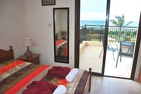 Marlin Beach Front Luxury Villa - 4 Bedrooms