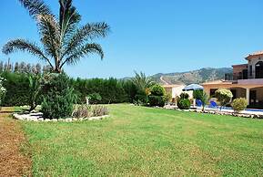 Marlin Beach Front Luxury Villa - 4 Bedrooms