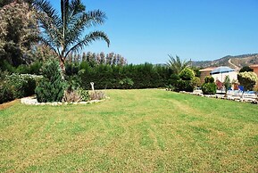 Marlin Beach Front Luxury Villa - 4 Bedrooms