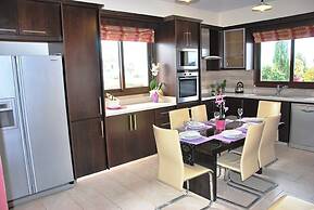 Marlin Beach Front Luxury Villa - 4 Bedrooms