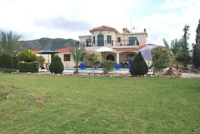 Marlin Beach Front Luxury Villa - 4 Bedrooms