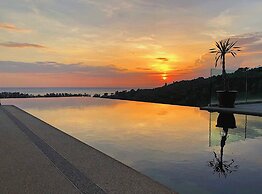 Hilltop Wow 4br Seaview Pool Villa at Naithon Beach