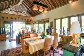 Vss-ubud Ricefield -ac-3bd-3bth-pool-b&b-internet