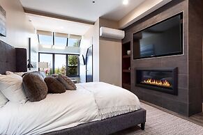 Modern Magic At Park City Base Studio Bedroom Condo by RedAwning