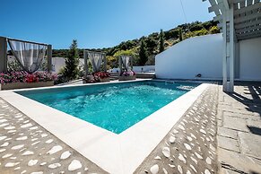 Villa Thetis With Private Pool