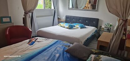 Room in Studio - Attypical Calm Harmonious Relaxing