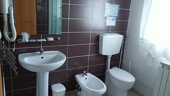 Venice Mestre Tourist Accommodation, Quiet Room With Wifi and Free Par