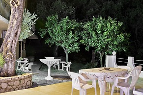 Corfu Room Apartments With big Parking Area