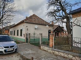 Room in Farmhouse - Rustic Charm - two Bedroom Suite 8601