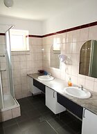 Room in Farmhouse - Rustic Charm - two Bedroom Suite 8601