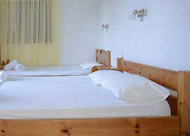 Corfu Room Apartments, in a Very Piecefull and Full of Trees Area