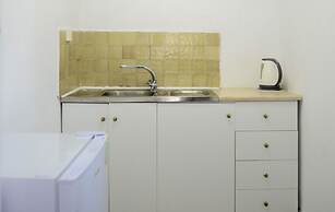 Corfu Room Apartments, in a Very Piecefull and Full of Trees Area