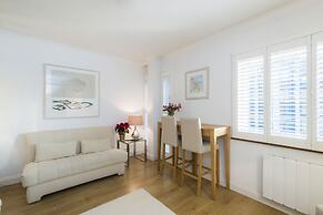 JOIVY Sublime 1 bed flat with Thames view