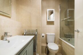 JOIVY Sublime 1 bed flat with Thames view