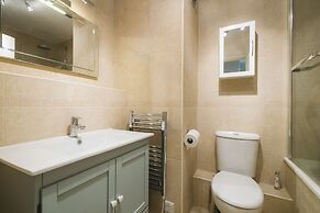 JOIVY Sublime 1 bed flat with Thames view