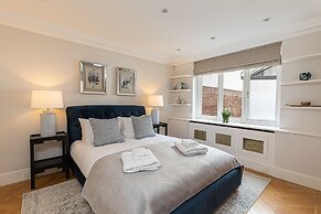 ALTIDO Stunning 6-bed house near Harrods in Knightsbridge
