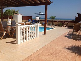 Cosy Carolyn Villa in Ayia Thekla