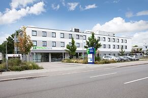 Holiday Inn Express Munich - Olympiapark by IHG