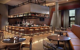 Omni Viking Lakes Hotel