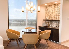 Omni Viking Lakes Hotel