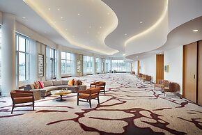 Omni Viking Lakes Hotel