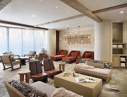 Omni Viking Lakes Hotel