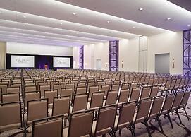 Omni Viking Lakes Hotel