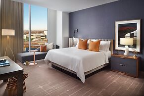 Omni Viking Lakes Hotel