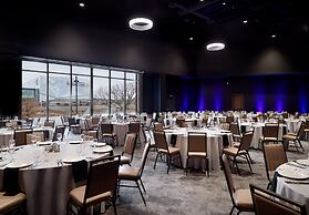 Omni Viking Lakes Hotel