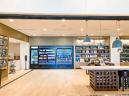 Omni Viking Lakes Hotel