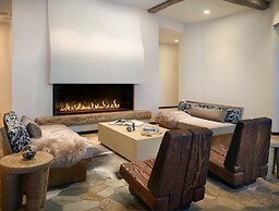 Omni Viking Lakes Hotel