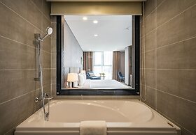 Muong Thanh Luxury Saigon Hotel