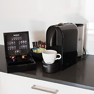 Bright Colonial Motel